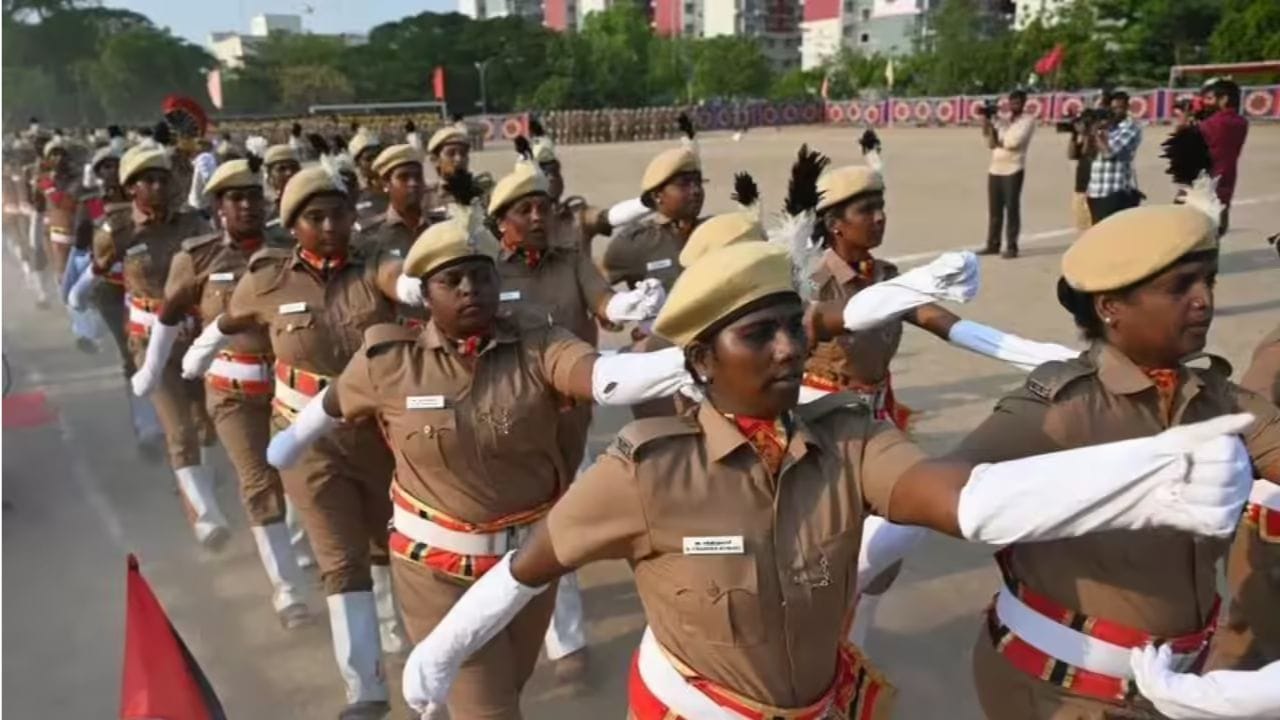 Transgender Employment: హోంగార్డ్ సర్వీసుల్లోకి ట్రాన్స్ జెండర్స్.. 50 మందికి నియామక పత్రాలు అందజేసిన సీఎం