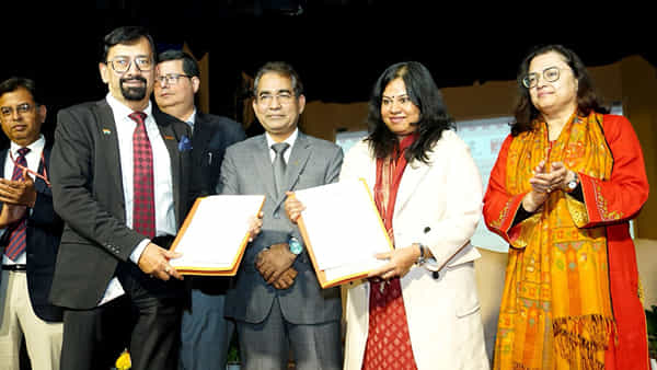 గిరిజన విద్యకు ONGC తోడ్పాటు.. ఎకలవ్య పాఠశాలల అభివృద్ధికి NSTFDCతో ఒప్పందం