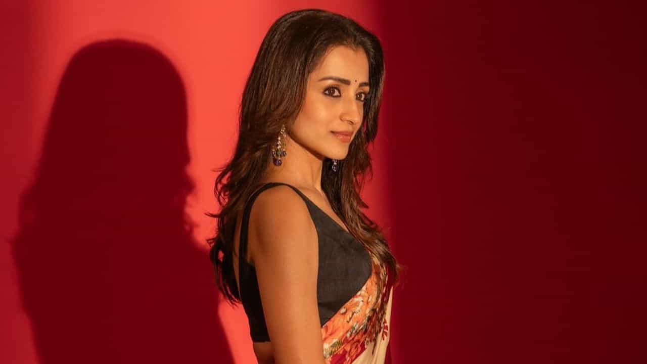 ముఖ్యంగా బ్లాక్ బస్టర్ "పొన్నియిన్ సెల్వన్" తర్వాత, ఆమె తన పారితోషికాన్ని భారీగా పెంచుకుంది. పరిశ్రమ వర్గాల సమాచారం ప్రకారం, త్రిష ప్రస్తుతం ఒక్కో సినిమాకు దాదాపు రూ. 5 కోట్లు పారితోషికం తీసుకుంటుంది.