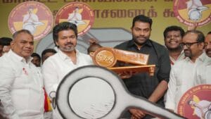 తమిళనాడులో వేగంగా మారతున్న పాలిటిక్స్..