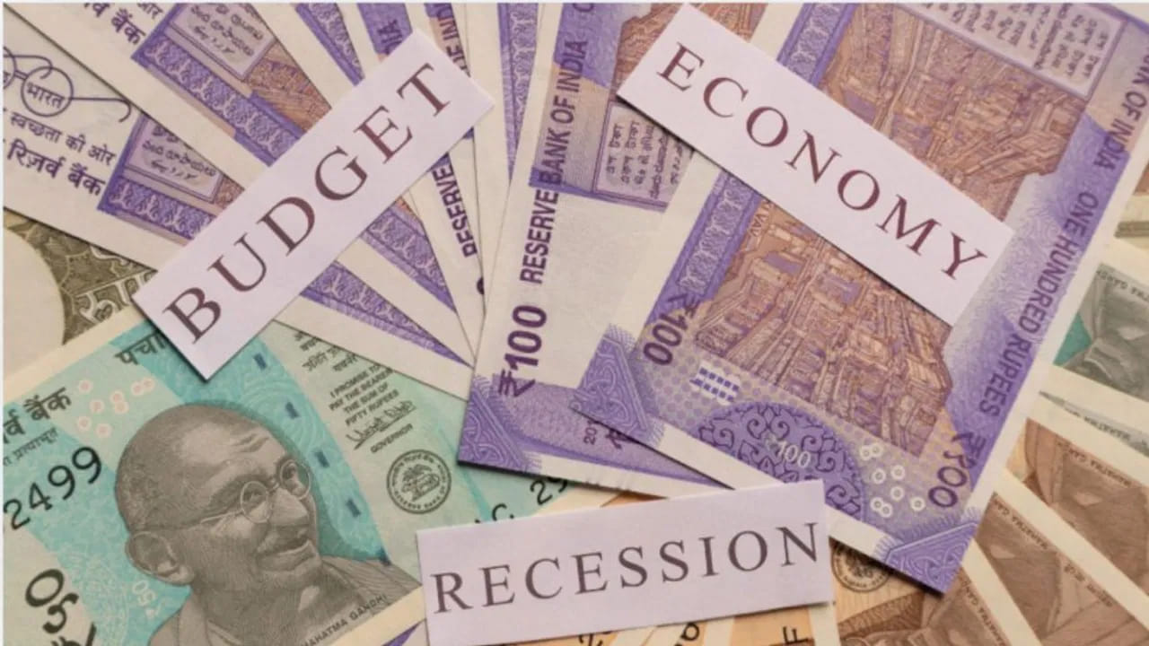 1986-87 బడ్జెట్‌లో V.P. సింగ్ MODVAT (Modified Value Added Tax)ను అమలు చేశారు. ఇది పన్ను క్రెడిట్‌లను అందిస్తుంది. పన్ను ఎగవేతను అరికట్టడానికి కఠినమైన దాడులు ప్రారంభం అయ్యాయి. ఇక 1991-92 బడ్జెట్‌ను డాక్టర్ మన్మోహన్ సింగ్ సమర్పించారు. దీనిని ఆర్థిక సంక్షోభం మధ్య సమర్పించారు. విదేశీ మారకద్రవ్యాన్ని ఆదా చేయడానికి, ప్రభుత్వం రూపాయి విలువను 18% నుంచి 19%కి తగ్గించింది. దిగుమతి సుంకాలను 220% నుండి 150%కి తగ్గించింది. లైసెన్స్ రాజ్‌ను రద్దు చేసింది. లైసెన్స్ రాజ్ అంటే 1947 స్వాతంత్ర్యం నుండి 1991 ఆర్థిక సంస్కరణల వరకు భారతదేశంలో వ్యాపార కార్యకలాపాలను నియంత్రించిన కఠినమైన ప్రభుత్వ నియమాలు, నిబంధనలు, అధికారిక విధానాల వ్యవస్థ.