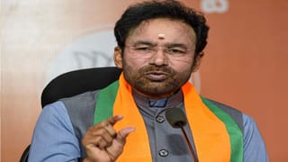 డిగ్రీ ఫస్ట్ ఇయర్‌లో 4 సబ్జెక్టులు ఫెయిల్.. హాస్టల్ భవనంపై నుంచి దూకిన విద్యార్ధిని! ఆ తర్వాత జరిగిందిదే