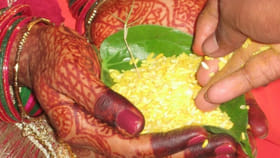 ఇంటి ఆడబిడ్డకు ఒడి బియ్యం ఎందుకు పోస్తారో తెలుసా?