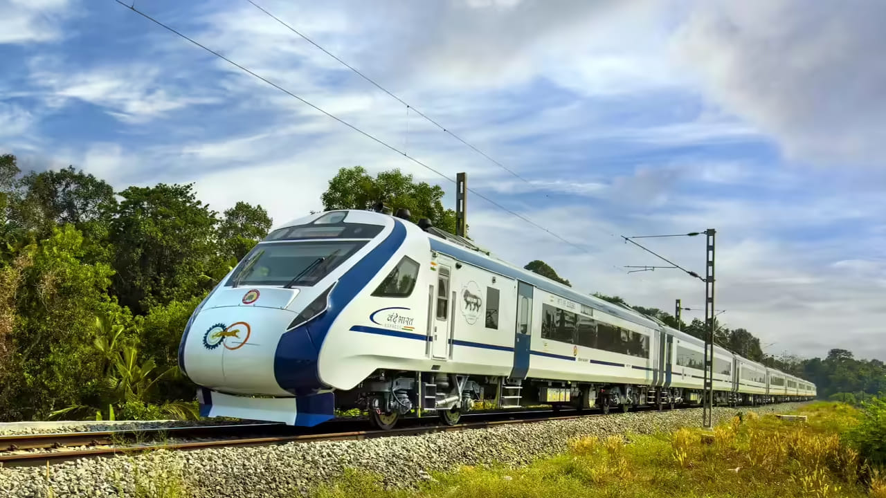 మేక్ ఇన్ ఇండియా, ఉపాధి కల్పనకు రైల్వే వ్యవస్థ ఉపయోగపడనుంది. దేశంలో కొత్త ఉద్యోగాలను సృష్టించడంలో సహాయపడతాయి. రైళ్ల ఉత్పత్తికి పేరు పొందిన స్పెయిన్, చైనా దేశాల కంటే ఎక్కువ రైళ్లను తయారు చేస్తామని రైల్వేశాఖ చెప్పుకొచ్చింది. రైల్వే వ్యవస్థలో భారత్ అగ్రగామిగా మారడానికి ఈ కార్యక్రమం దోహదపడనుంది.