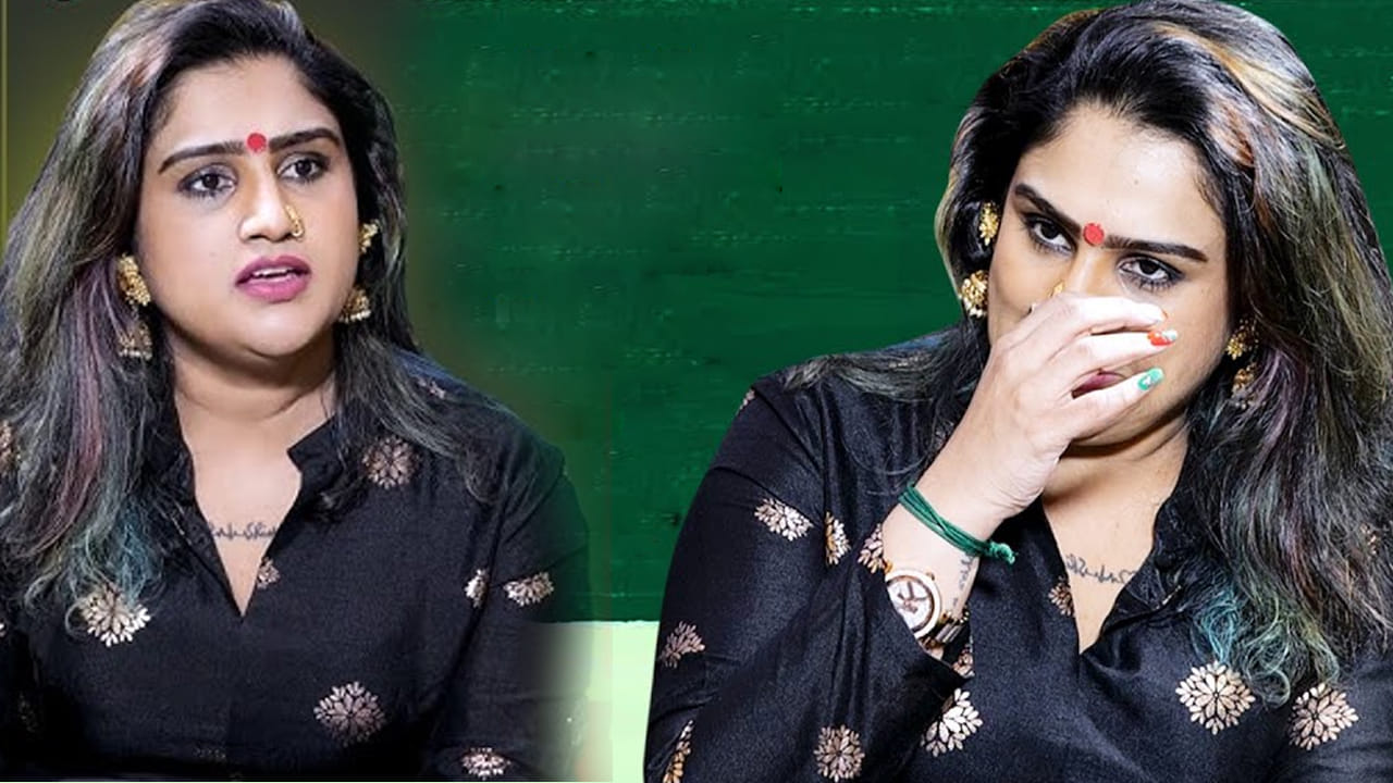 ఆ హీరోయిన్ పెళ్లి నేనే చేశా.. వాళ్లు నన్ను పట్టించుకోవడం లేదు..! కన్నీళ్లు పెట్టుకున్న వనిత విజయ్ కుమార్