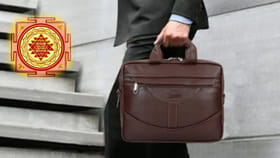 ఆఫీసులో ఎంత కష్టపడినా ఫలితం లేదా.. పాటించాల్సిన వాస్తు నియమాలివే