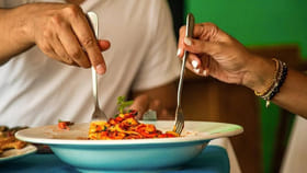 భార్యాభర్తలు ఒకే ప్లేట్‌లో తింటే ఏమవుతుంది.. ఇవి తెలిస్తే..