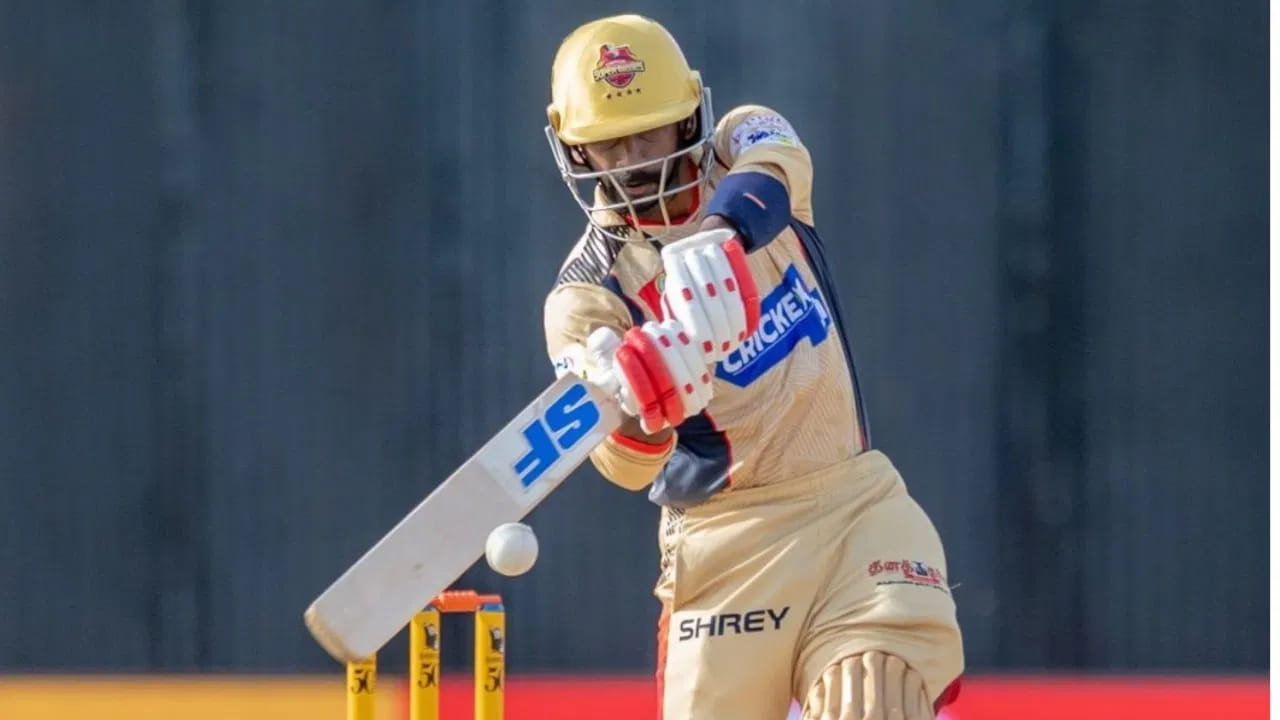 కేరళ బ్యాట్స్‌మన్ బాబా అపరాజిత్ కూడా రాజస్థాన్‌పై 126 ఇన్నింగ్స్‌తో తన జట్టును విజయపథంలో నడిపించాడు. రాజస్థాన్‌కు చెందిన కరణ్ లాంబా కూడా 119 పరుగులు చేశాడు. మధ్యప్రదేశ్ బ్యాట్స్‌మన్ యష్ దుబే త్రిపురపై 105 పరుగులు చేశాడు. గోవా బ్యాట్స్‌మన్ అభినవ్ తేజ్రానా కూడా ముంబైపై సెంచరీ చేశాడు. అస్సాంకు చెందిన సుమిత్ ఘడిగావ్‌కర్ 101 పరుగులు చేశాడు.