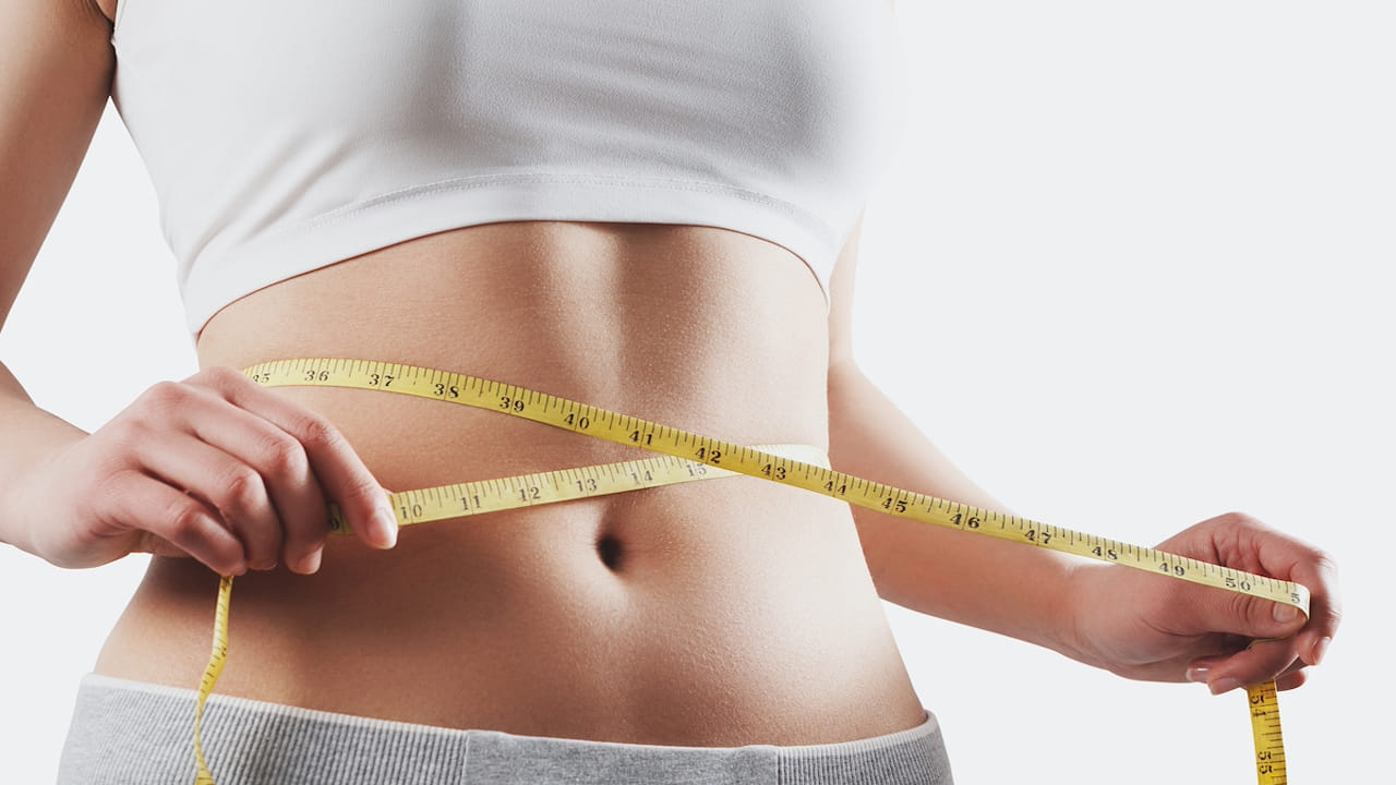 ప్రస్తుత జీవనశైలి కారణంగా బరువు పెరగడం ఒక పెద్ద సమస్యగా మారింది. దాదాపు ప్రతి ఇంట్లో బరువు పెరగడం అనేది పెద్ద సమస్యగా మారింది. ఒకసారి బరువు పెరగడం జరిగితే దీనితో పాటు అనేక ఆరోగ్య సమస్యలు చుట్టుముడతాయి.