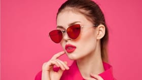 అమ్మాయిలకు పింక్ కలర్ అంటే ఎందుకు ఇష్టమో తెలుసా..?