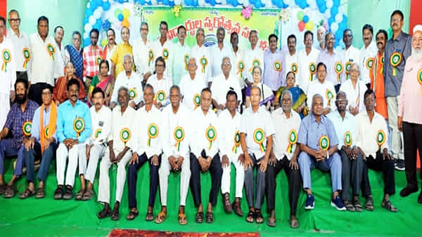 Telangana: 50 ఏళ్ల కాలం కరిగినా.. స్నేహం చెదరలే..