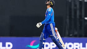 హ్యాట్రిక్ డకౌట్..అభిషేక్ శర్మ కెరీర్‎కు ఫుల్ స్టాప్ పడ్డట్లేనా ?