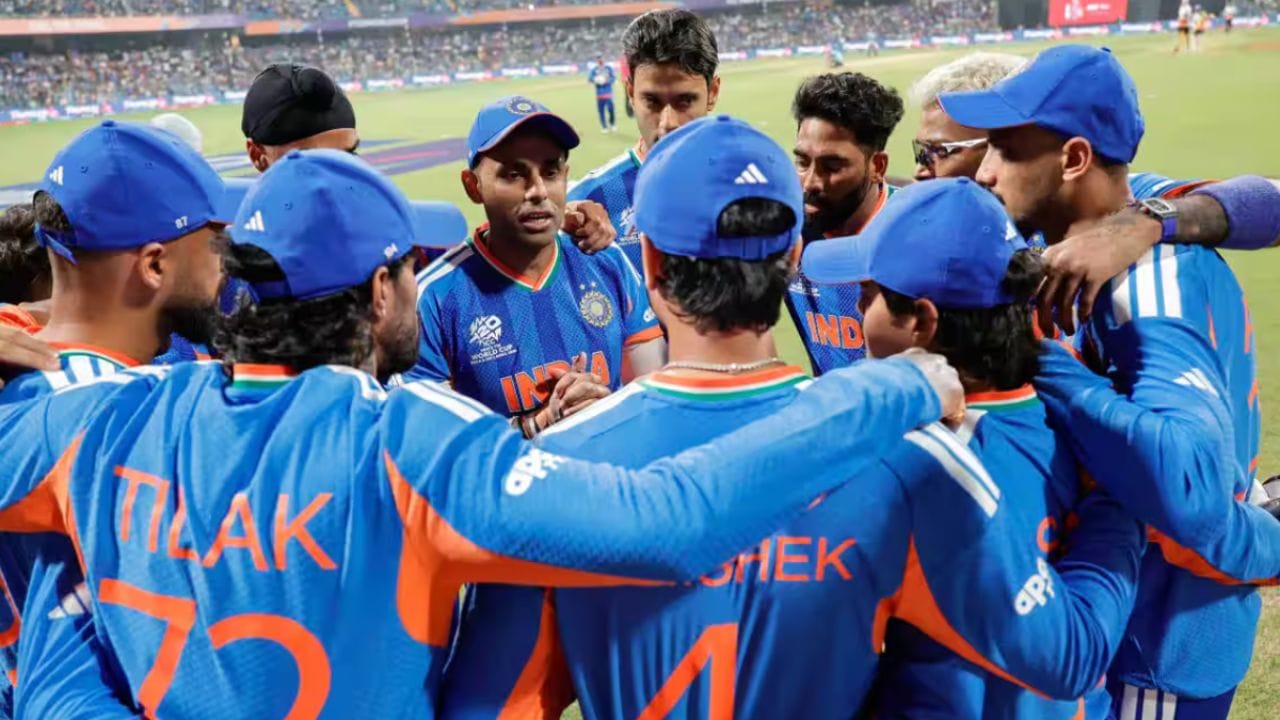 గవాస్కర్ మాట్లాడుతూ.. “ఆత్మవిశ్వాసమే ముఖ్యమైనది. అతడు న్యూజిలాండ్‌పై సెంచరీ చేశాడు. మంచి ఫామ్‌లో ఉన్నాడు. కానీ మంచి ఫామ్ ఉందని అతి ఉత్సాహంతో ఆడకూడదు. క్రీజ్‌లో సెట్ అయిన తర్వాతే రిస్క్ తీసుకోవాలి. అభిషేక్ వద్ద ఉన్న ప్రతిభను మనం ఇప్పటికే చూశాం” అంటూ చెప్పుకొచ్చాడు.