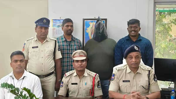 Hyderabad: ఫిర్యాదు చేసిన వ్యక్తినే అరెస్ట్ చేసిన పోలీసులు.. ఏం జరిగిందంటే..?
