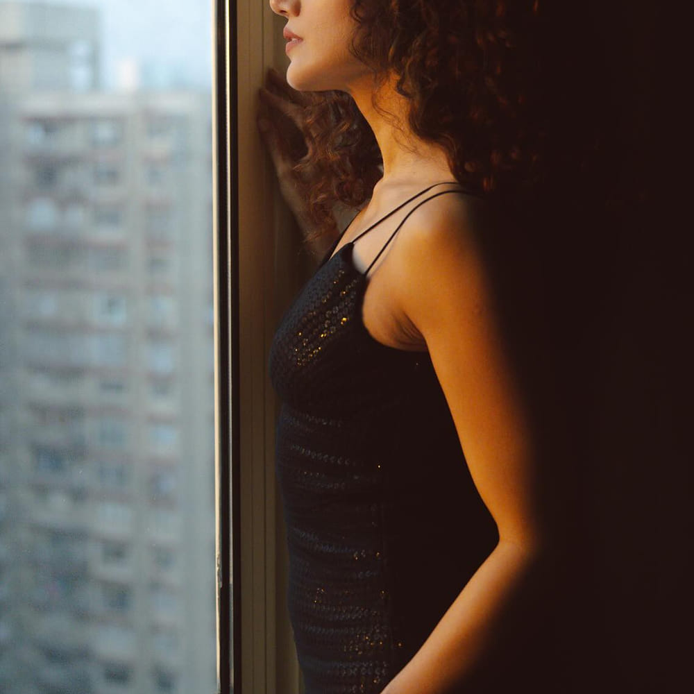 అక్కడ తక్కువ సమయంలోనే స్టార్ అయ్యింది. దాంతో తెలుగులో సినిమాలు తగ్గించేసింది. ప్రస్తుతం హిందీలోనే బిజీగా మారిపోయింది. అయితే హిందీలో మాత్రం ఫైర్ బ్రాండ్ గా పేరు తెచ్చుకుంది ఆ చిన్నది. రీసెంట్ గా తనకు ఇంకా బతకాలనుందంటూ కామెంట్స్ చేసింది. దాంతో ఆమె అభిమానులు షాక్ అవుతున్నారు. ఇంతకూ ఆమె ఎవరంటే..