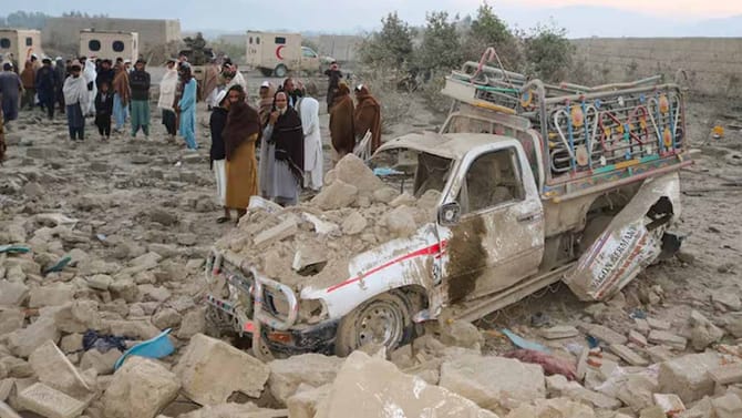 తాలిబన్లు - పాకిస్తాన్ సైన్యం మధ్య భీకర కాల్పులు