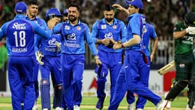 బౌలింగ్‌లో నిప్పులు..బ్యాటింగ్‌లో మెరుపులు..రషీద్ సేన రికార్డ్