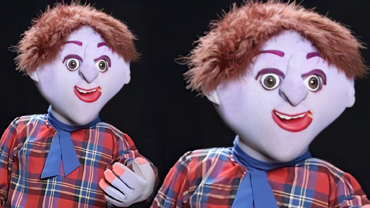 2001లో రిలీజైన ఈ మూవీలోని బొమ్మ ఇప్పుడు కూడా తెగ ట్రెండ్ అవుతుంది. ఈ బొమ్మకు సంబంధించిన వీడియో నెట్టింట తెగ వైరల్ అవుతుంది. అమ్మో బొమ్మా సినిమాలో ఈ బొమ్మ గుర్తుందా.. దీనిని చూసి ఎంత మంది భయపడ్డారంటూ.. ప్రస్తుతం ఓ వీడియో సోషల్ మీడియాలో చక్కెర్లు కొడుతుంది.  దీంతో ఇది నెట్టింట తెగ ట్రెండ్ అవుతుంది. మరీ మీరు కూడా ఈ బొమ్మను చూసి భయపడ్డారా?