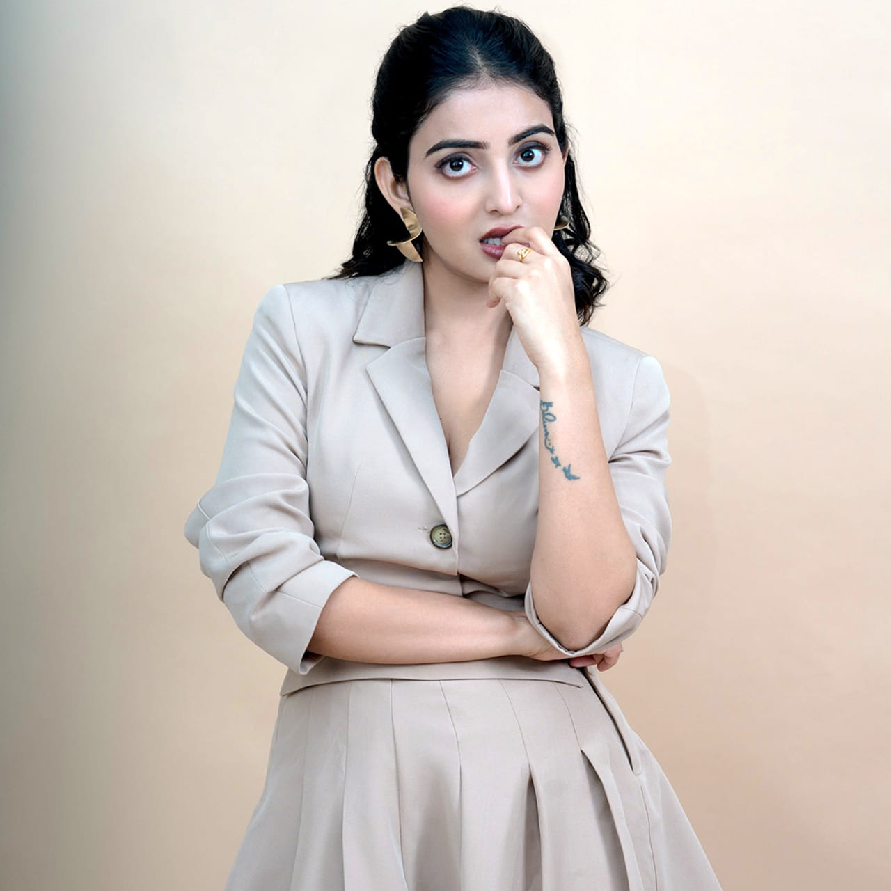 తెలుగు అమ్మాయిలకు ప్రస్తుతం సినిమా ఇండస్ట్రీలో మంచి అవకాశాలు వస్తున్నాయి. తెలుగు అమ్మాయిలో ఇప్పుడు చాలా మంది హీరోయిన్స్ గా రాణిస్తున్నారు. వారిలో అనన్య నాగళ్ల ఒకరు. మల్లేశం సినిమాతో ప్రేక్షకులను పలకరించింది. తొలి సినిమాతోనే మెప్పించింది. 