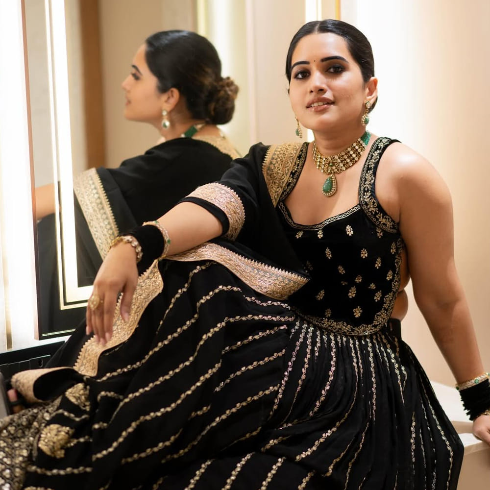 యాంకర్ స్రవంతి.. ఇప్పుడు తెలుగులో మంచి క్రేజ్ ఉన్న యాంకర్. ఇప్పుడు నటిగానూ అలరించేందుకు రెడీ అయ్యింది. హే బల్ వంత్ సినిమాలో కీలకపాత్రలో నటించింది. ఈ సినిమాను ఈనెల 20న రిలీజ్ చేయనున్నారు. ఈ క్రమంలో తాజాగా ఓ ఇంటర్వ్యూలో పాల్గొంది స్రవంతి. 