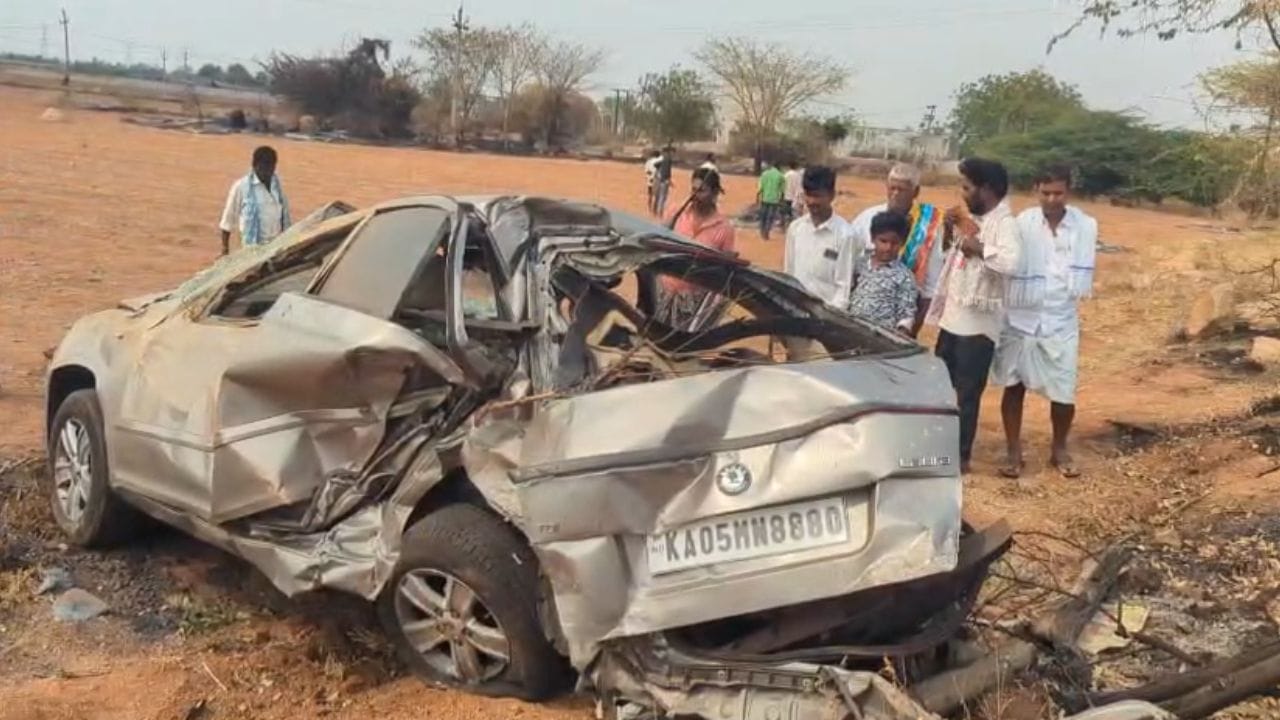 Andhra News: అయ్యో ఎంత విషాదం.. దైవ దర్శనానికి వెళ్తుండగా దారికాచిన మృత్యువు.. స్పాట్‌లోనే..