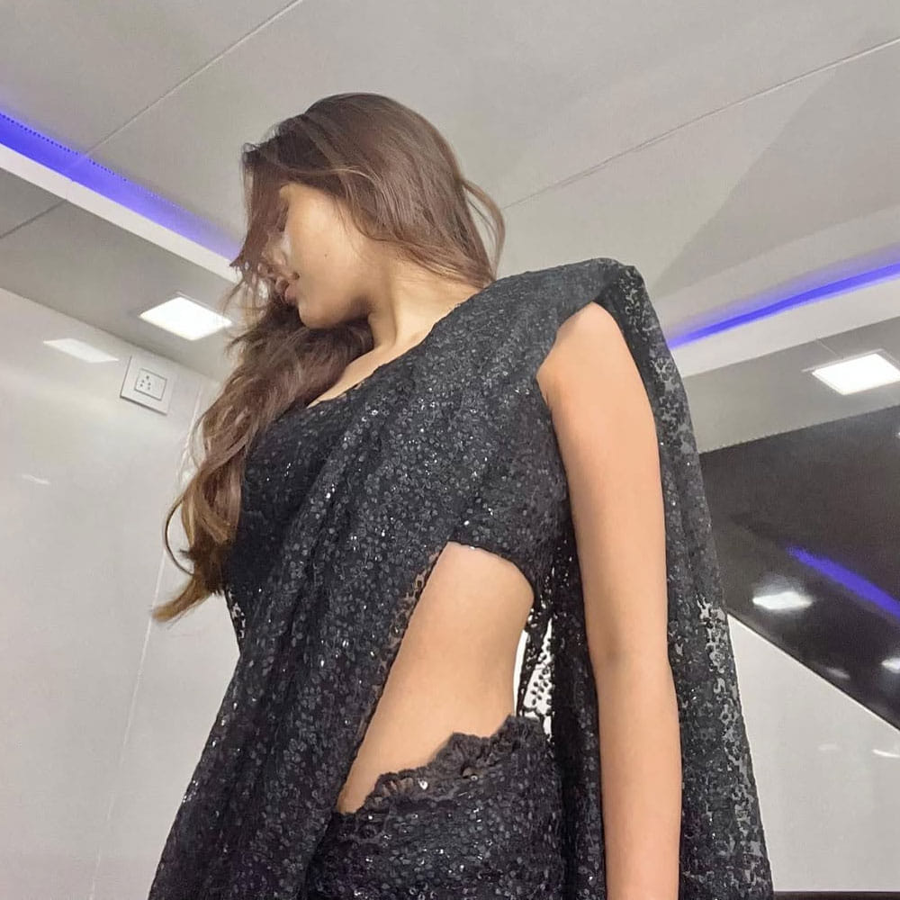 పైన ఫోటోలో కనిపిస్తున్న హీరోయిన్ ఎవరో గుర్తుపట్టారా..? తెలుగులో ఎన్నో సినిమాల్లో నటించింది. కానీ సరైన బ్రేక్ మాత్రం అందుకోలేకపోయింది. తక్కువ సమయంలోనే మంచి గుర్తింపు తెచ్చుకున్నప్పటికీ ఆమెకు ఆశించిన స్థాయిలో సక్సెస్ రాలేదు. 