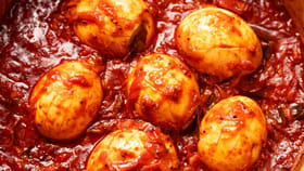 ఆదిమానవుల ఎగ్ కర్రీ.. నిప్పులపై ఇలా చేస్తే అదిరిపోతోంది