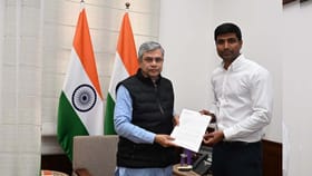 సోషల్ మీడియా వినియోగంపై ఆంక్షలు..!