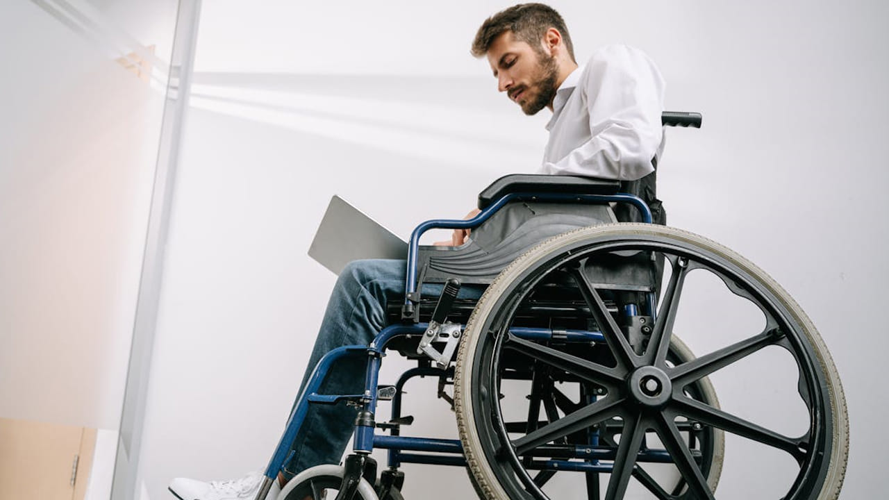 పక్షవాతంతో బాధ పడే వారికీ ఈ గింజలు ఓ వరం. అంతేకాదు, నరాల బలహీనత వంటి సమస్యలకు కూడా వీటి నుంచి మందులు తయారు చేస్తారు. ఇంకా చెప్పాలంటే విపరీతమైన కడుపునొప్పికి కూడా చెక్ పెట్టగలవు.