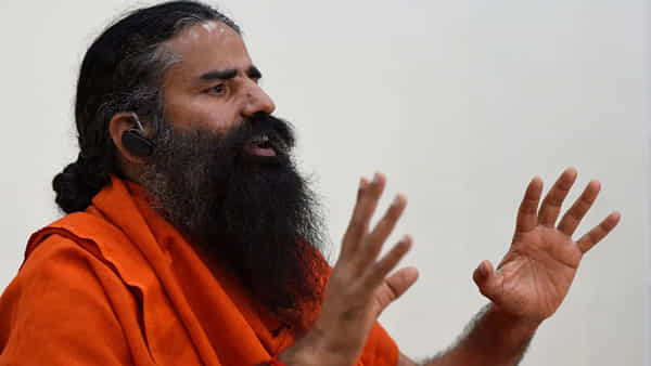 Baba Ramdev: చలిలో కూడా శరీరం వెచ్చగా ఉండాలంటే.. బాబా రామ్దేవ్ చెప్పిన ఈ చిట్కాలు ఫాలో అవ్వండి..