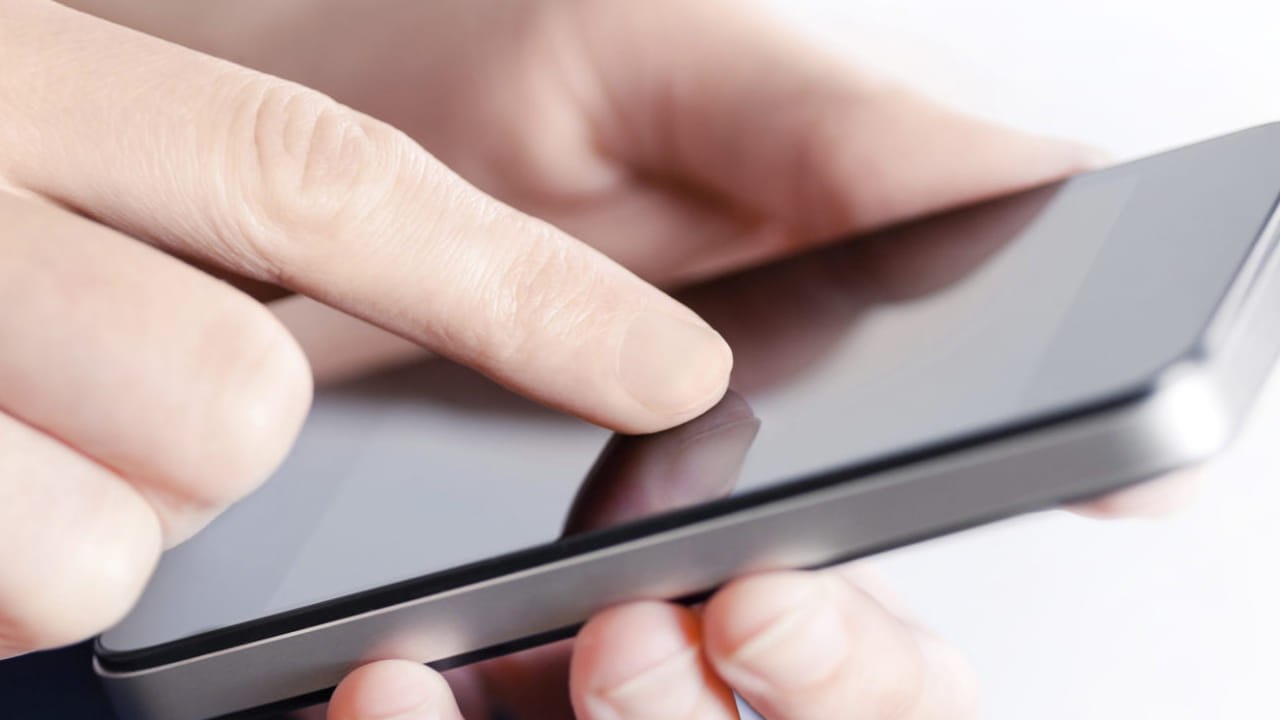 వేర్వేరు డిజైన్లు, టిక్ చేసి ఎంపికలు, గందరగోళానికి గురి చేసే ఆప్షన్స్ వంటి వాటికి దూరంగా ఉండాలని బ్యాంకులకు ఆర్బీఐ సూచించింది. ఇలాంటి విధానాలు బ్యాంకింగ్ నిబంధనలకు విరుద్దమని ఆర్బీఐ హెచ్చరించింది. కస్టమర్లను బలవంతం పెట్టే ఇలాంటి చర్యలకు పాల్పడవద్దని ఆర్బీఐ స్పష్టం చేసింది.