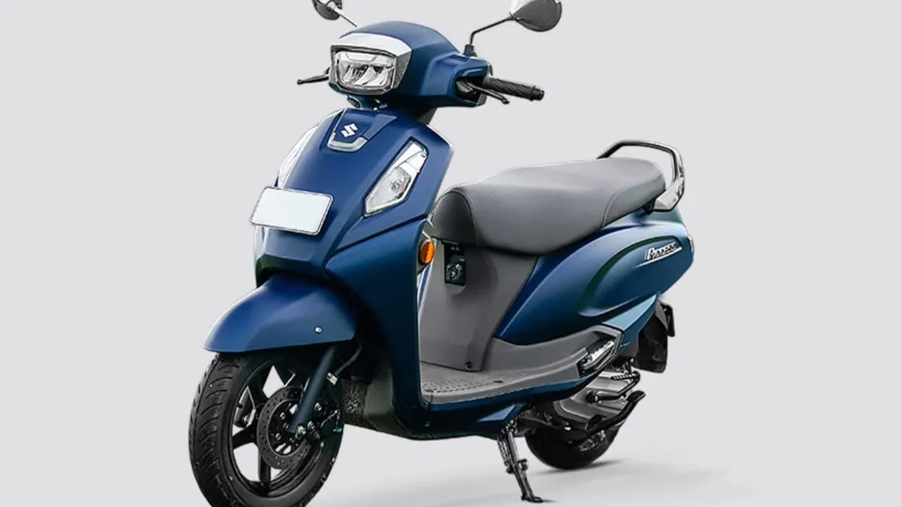  Best Scooters: సుజుకి యాక్సెస్ 125 ధర రూ.77,684 (ఎక్స్-షోరూమ్). దీని సీటు, ఫ్లాట్ ఫుట్‌బోర్డ్, సౌకర్యవంతమైన హ్యాండిల్ బార్ స్థానం సౌకర్యవంతమైన రైడింగ్ అనుభవాన్ని అందిస్తాయి. మహిళల కోసం యాక్సెస్ 125 అద్భుతంగా ఉంటుంది.