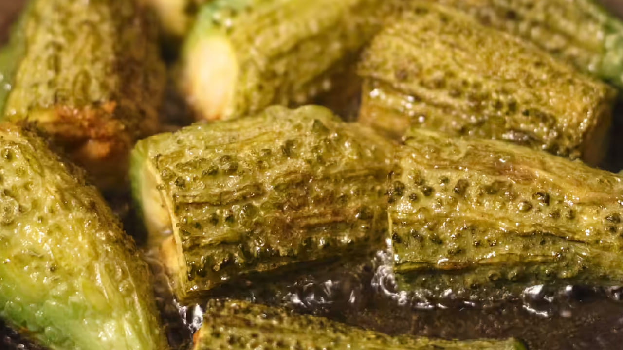 
ముఖ్యంగా, మగవారు ఈ కాకరకాయలను కూరగా చేసుకుని తినే కంటే ఉడకబెట్టి తింటే మంచిదని  నిపుణులు చెబుతున్నారు. వీటిని తింటే మగవారిలో వచ్చే కొన్ని రకాల సమస్యలు తగ్గుతాయని చెబుతున్నారు. అవేంటో ఇక్కడ చూద్దాం.. 