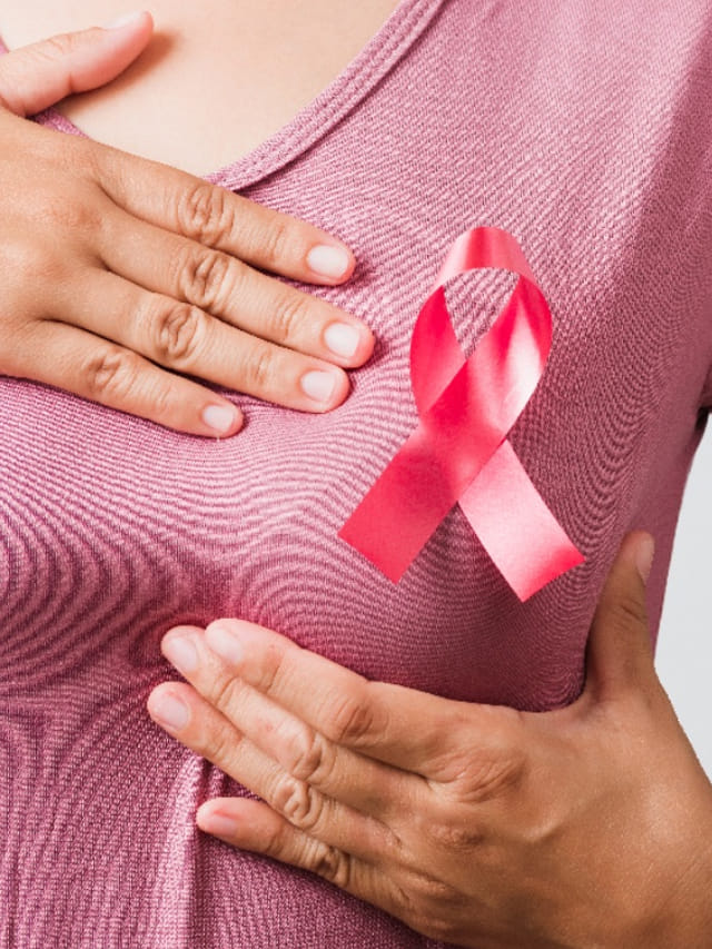 రొమ్ము క్యాన్సర్ ఉందా అని భయపడుతున్నారా? ఇంట్లోనే ఇలా చెక్ చేసుకోండి!