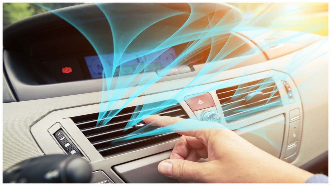  కారు ఎంత ఇంధనం వినియోగిస్తుంది?: ఒక SUV లేదా 2-లీటర్ ఇంజిన్ లేదా అంతకంటే పెద్ద ఇంజిన్ కలిగిన శక్తివంతమైన కారులో ఏసీని ఒక గంట పాటు నిరంతరం నడిపినట్లయితే అది దాదాపు 0.5 నుండి 0.7 లీటర్ల పెట్రోల్‌ను వినియోగించగలదని టెక్‌ నిపుణులు చెబుతున్నారు. 1.2 నుండి 1.5-లీటర్ ఇంజిన్‌లు కలిగిన హ్యాచ్‌బ్యాక్‌లు, సెడాన్‌లు గంటలో సుమారు 0.2 నుండి 0.4 లీటర్ల పెట్రోల్‌ను వినియోగిస్తాయి. 