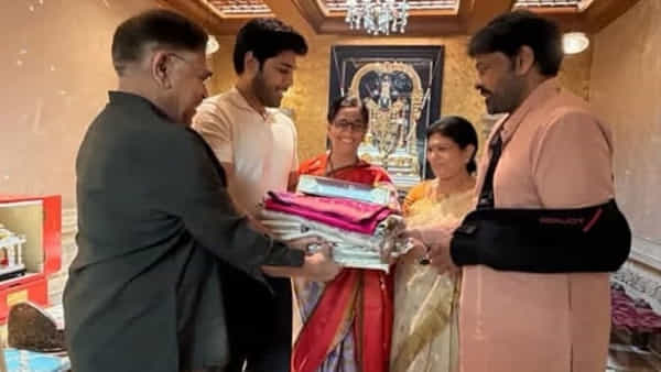 Chiranjeevi: చిరంజీవికి ఏమయ్యింది? చేతికి కట్టుతో కనిపించిన మెగాస్టార్.. అభిమానుల్లో ఆందోళన