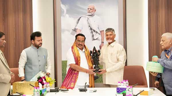 CM Chandrababu: కేంద్ర మంత్రి సీఆర్ పాటిల్తో సీఎం చంద్రబాబు భేటీ! పోలవరం అంశంపై కీలక చర్చ!