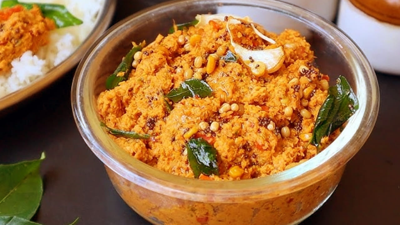 కొబ్బరిపచ్చడిలో  మన శరీరానికి కావాల్సిన పోషకాలు ఉన్నాయి. అందుకే చాలా మంది వీటిని ఇష్టంగా చేసుకుని తింటారు. ఈ విధంగా చేసుకుని తింటే లంచ్ బాక్స్ లోకి  సూపర్ ఉంటుంది. 