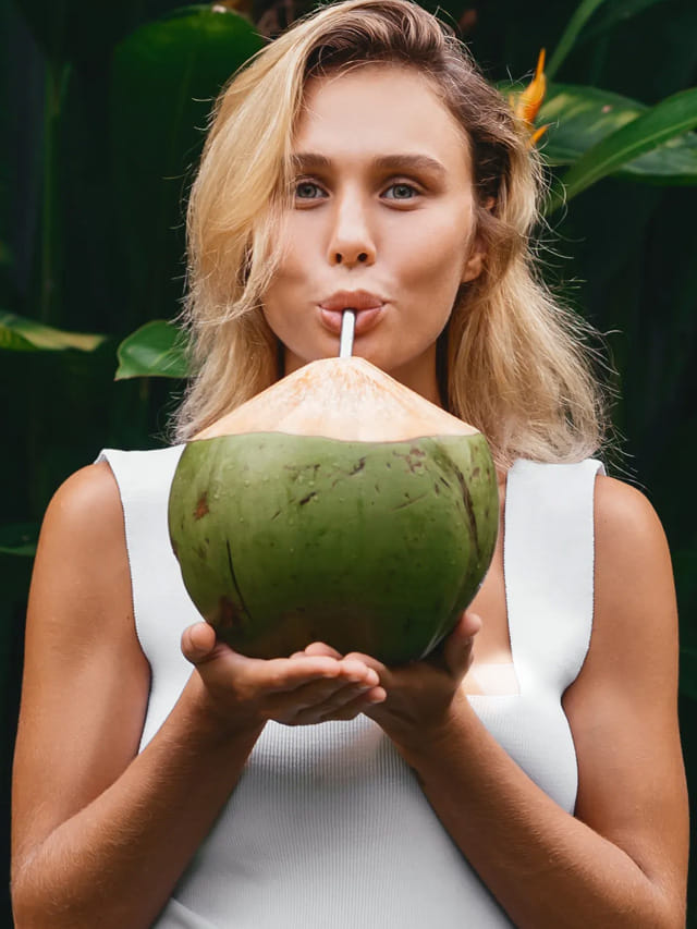 30 రోజులు కొబ్బరి నీళ్లు తాగితే.. మీ శరీరంలో జరిగే మ్యాజిక్ ఇదే!