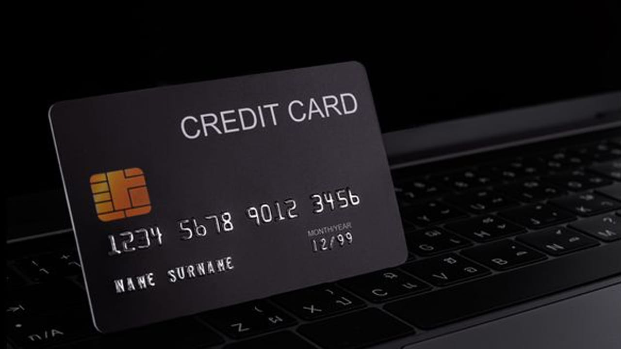 గత ఇన్పినియా కార్డులపై ప్రతీ రూ.150 ఖర్చుకు స్టార్ బై వోచర్ పాయింట్లు 25X ఇచ్చేది. ఇప్పుడు దానిని 12Xకు తగ్గించింది. ఇక ఫెడరల్ బ్యాంక్ ఫ్రీ లాంజ్ యాక్సెస్ కోసం నెలవారీ స్పెండింగ్‌ను రూ.20 వేలక పెంచింది.