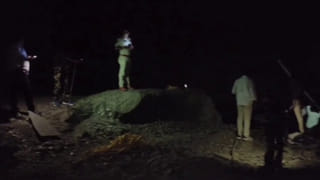 క్లాస్‌రూమ్‌లోనే ఎంతకు తెగించావ్‌రా.. అమ్మాయిలతో మాట్లాడుతూనే..