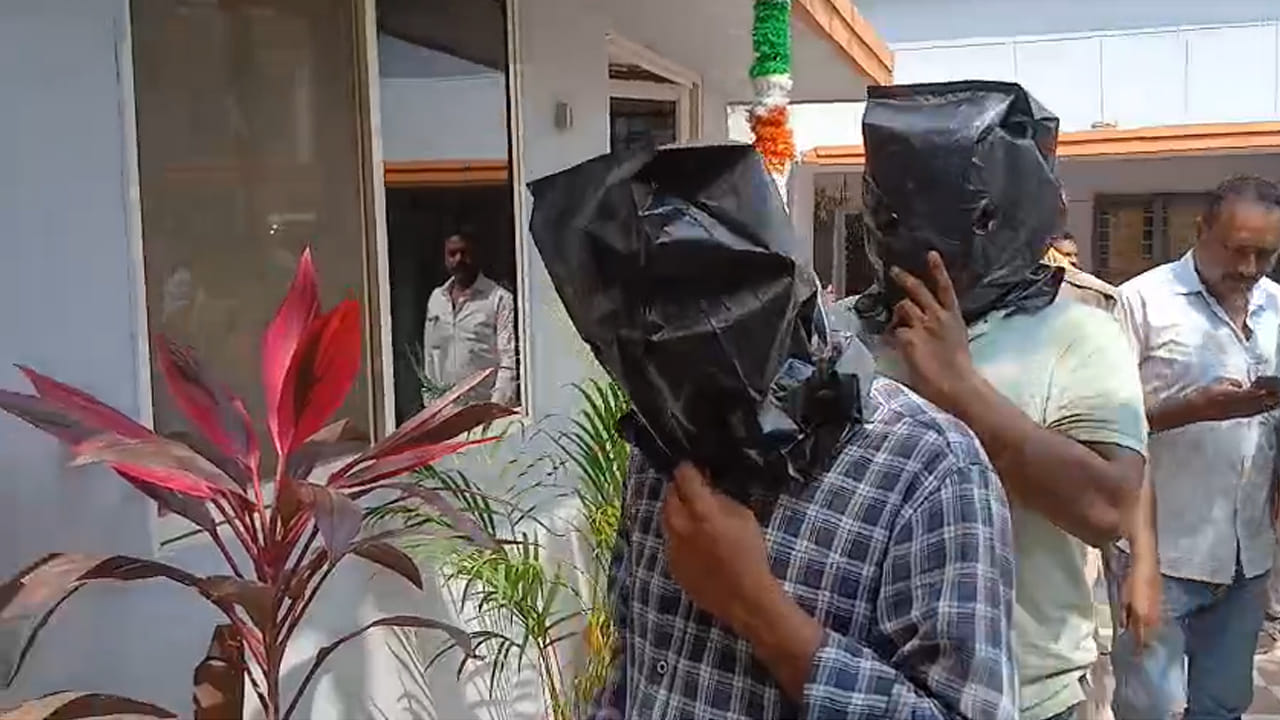 కొత్తరకం కేటుగాళ్లు.. అమ్మాయిలతో చాటింగ్ చేసే వాళ్లే టార్గెట్.. వీళ్లు మామూలోళ్లు కాదండోయ్..