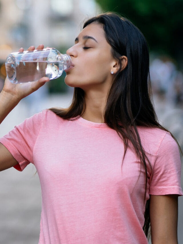 ఆ సమస్యలున్న వాళ్ళు మంచి నీళ్ళు ఎక్కువగా తీసుకోకూడదని తెలుసా?