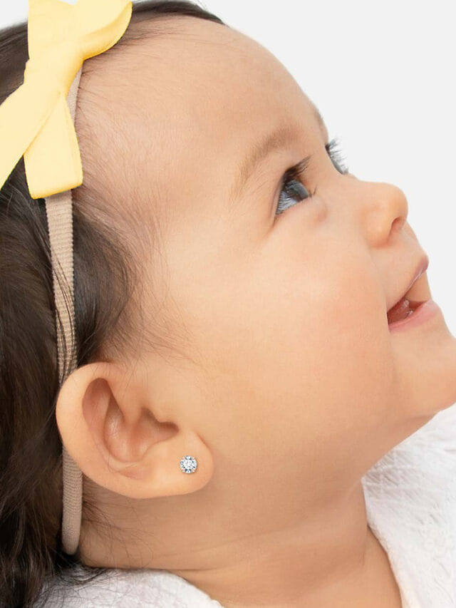 మీ చిన్నారి చెవులకు అందమైన కమ్మలు.. ఇవి ట్రై చేయండి!