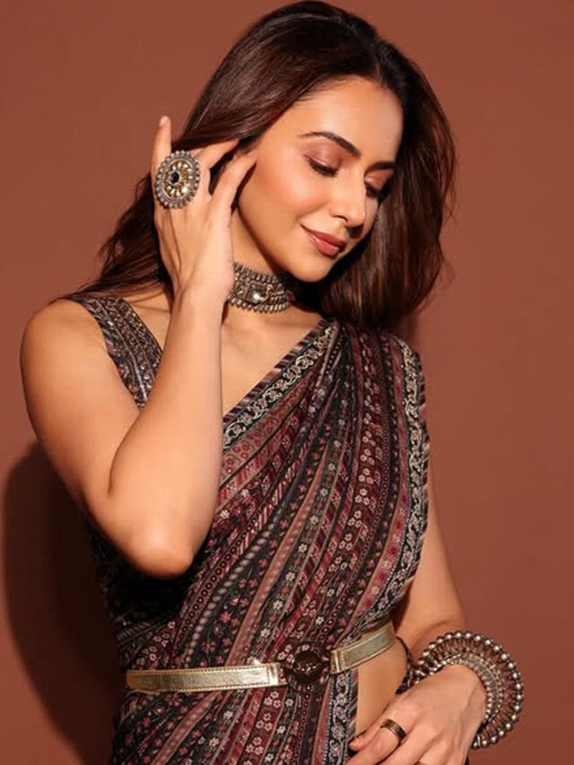 చీరలో చందమామలా.. రకుల్ అదిరిపోయే ఫొటోస్