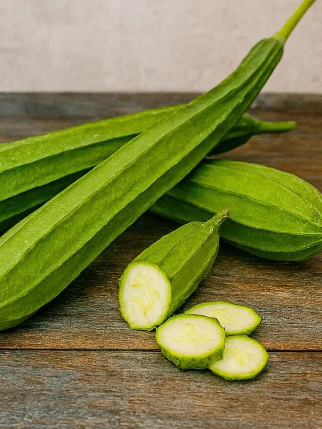 లాభాల పుట్ట.. బీరకాయ ఎందుకు తినాలో తెలిస్తే వదిలి పెట్టరు!