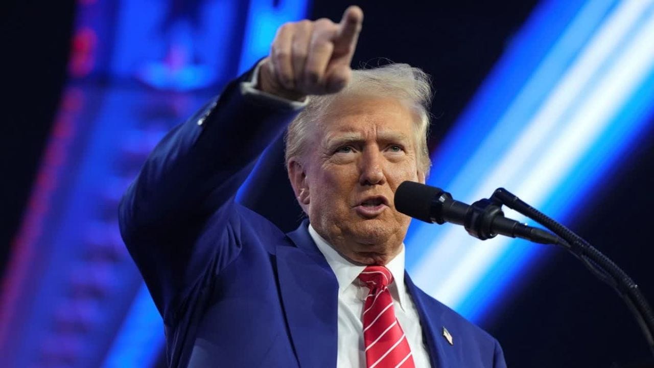 Donald Trump: ప్రపంచ దేశాలకు ట్రంప్ మరో షాక్.. సుంకాలు 15శాతానికి పెంచుతున్నట్టు ప్రకటన!