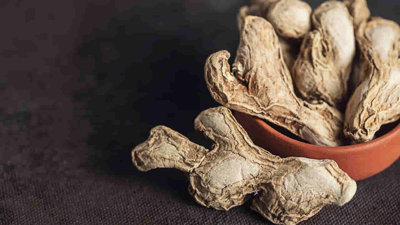 Dry Ginger: రోజుకో చిన్న ముక్క తిన్నారనుకోండి.. పొట్ట ఐస్లా కరగాల్సిందే