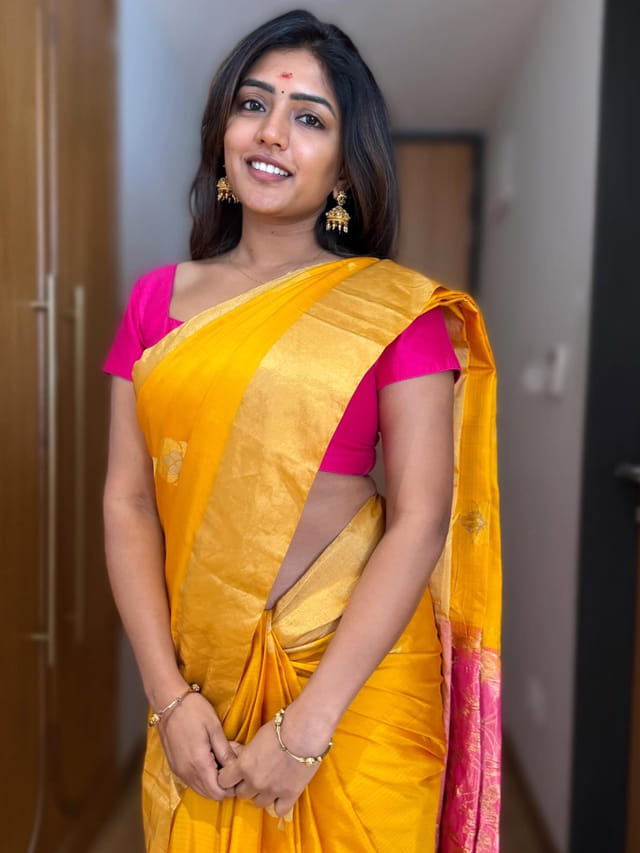 చీరకట్టులో కట్టిపడేస్తున్న ఈషా రెబ్బ .. చూస్తే ప్రేమలో పడిపోవాల్సిందే