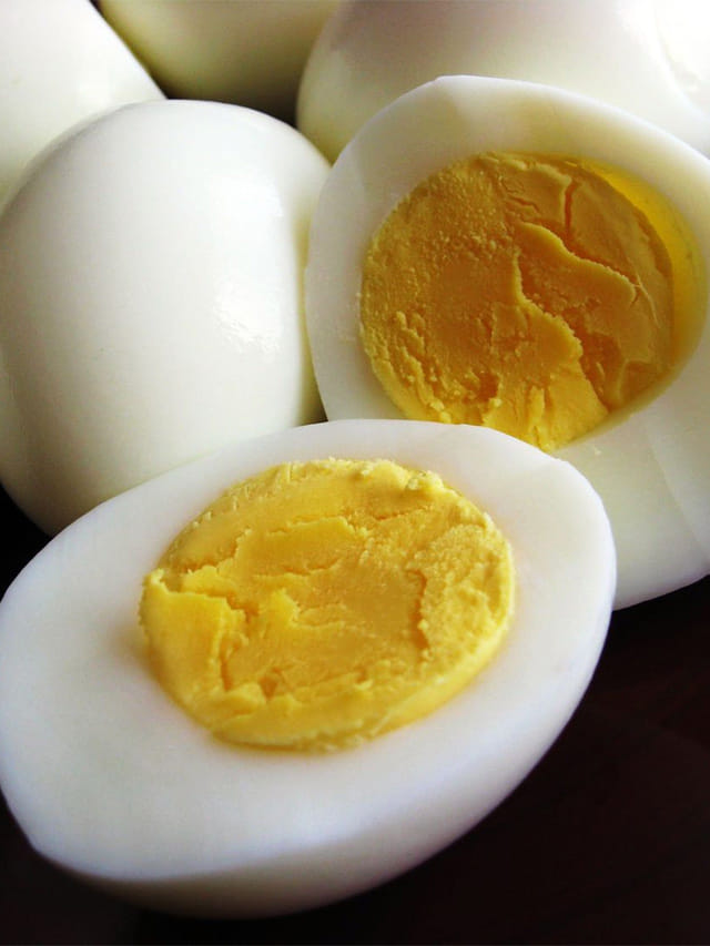 గుడ్డు పచ్చసొన తింటే చెడు కొలెస్ట్రాల్‌ పెరుగుతుందా?